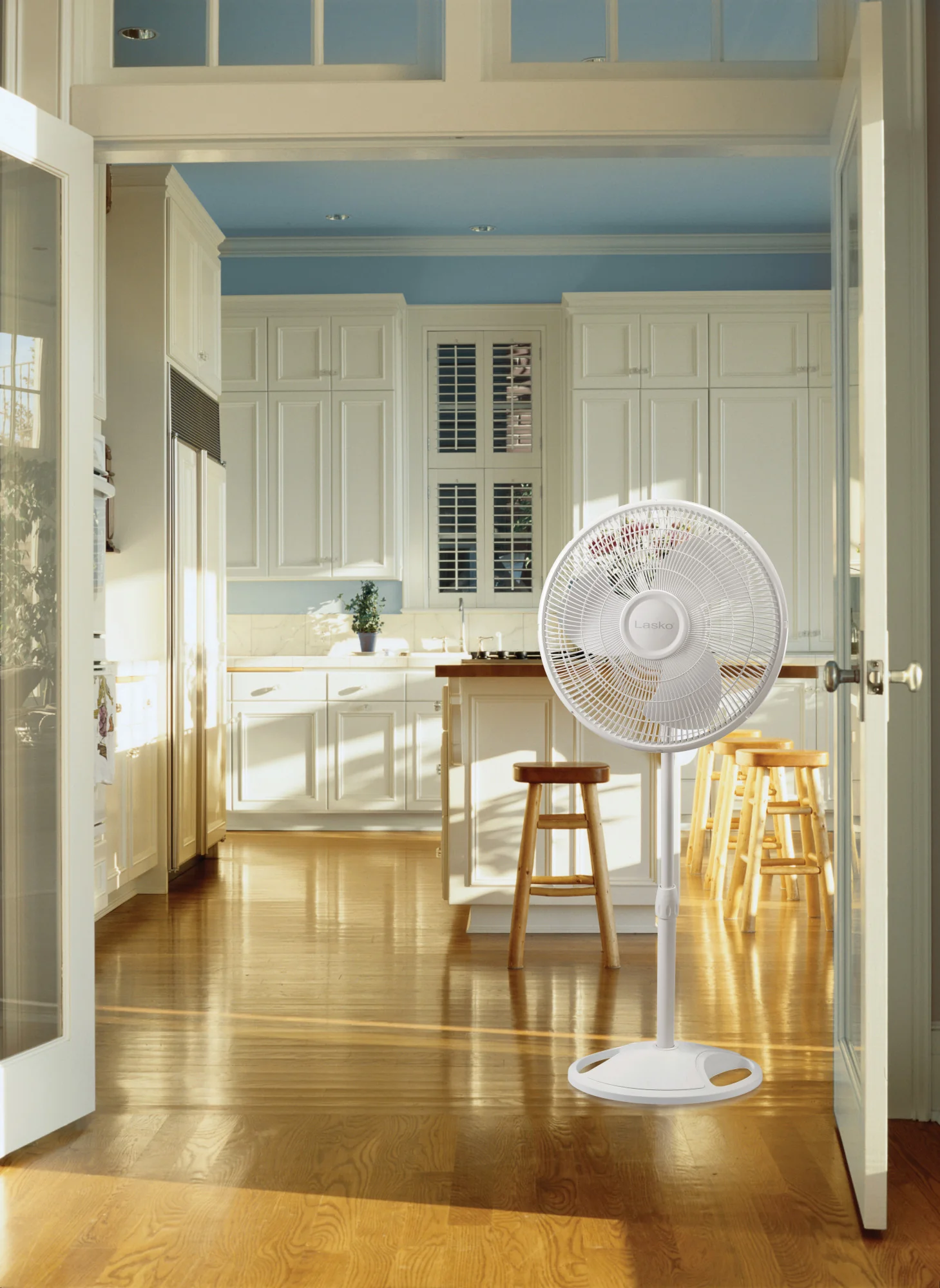 Lasko 16" Pedestal Fan: Oscillating, 3-Speed, Adjustable Height, White - Image 12