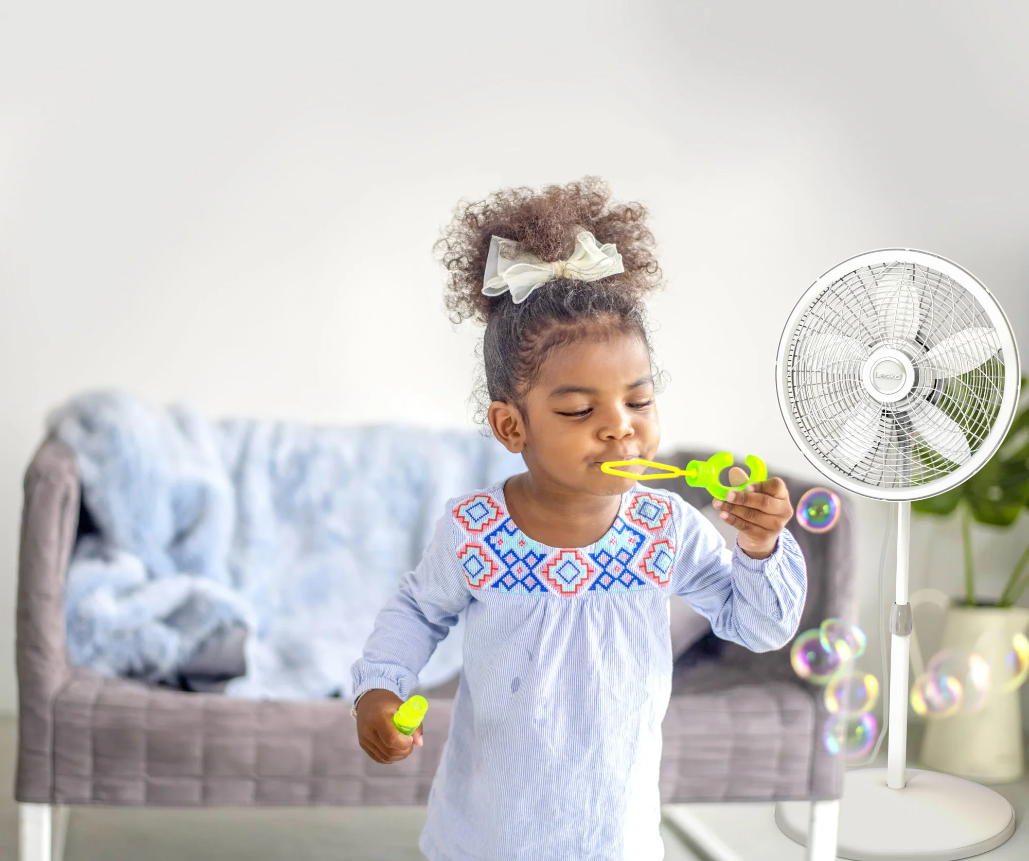 Lasko 18" Pedestal Fan: Oscillating, 3-Speed, Adjustable Height, White - Image 14