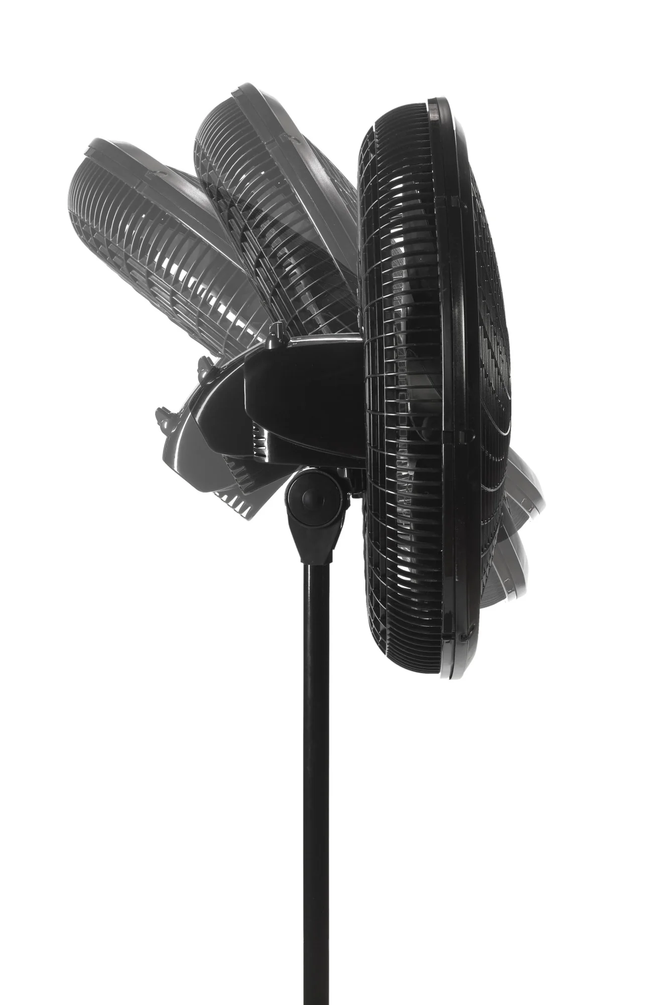 Lasko Cyclone 18" Pedestal Fan: Oscillating, 3-Speed,  Adjustable Height, Black - Image 7