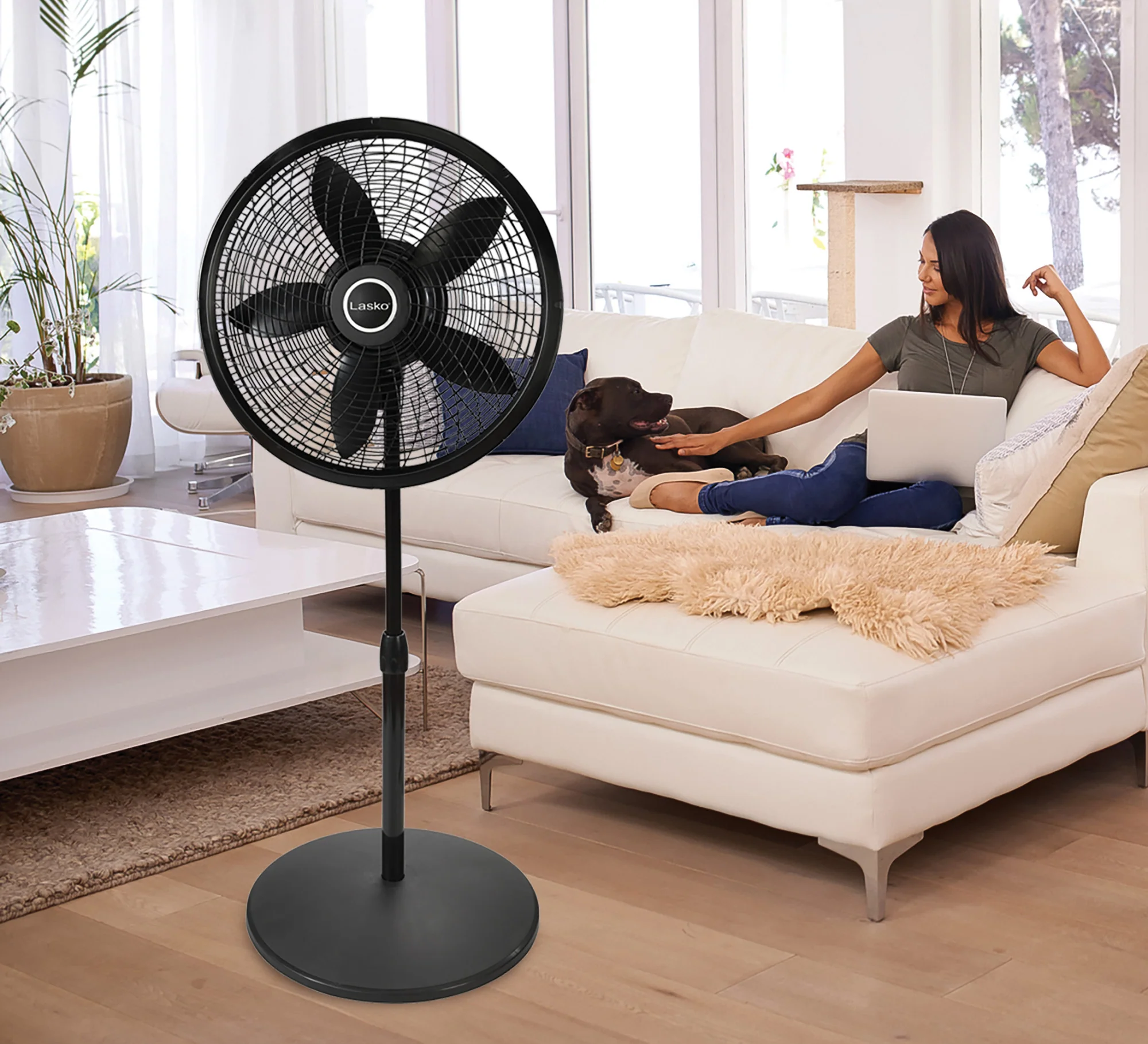 Lasko Cyclone 18" Pedestal Fan: Oscillating, 3-Speed,  Adjustable Height, Black - Image 9