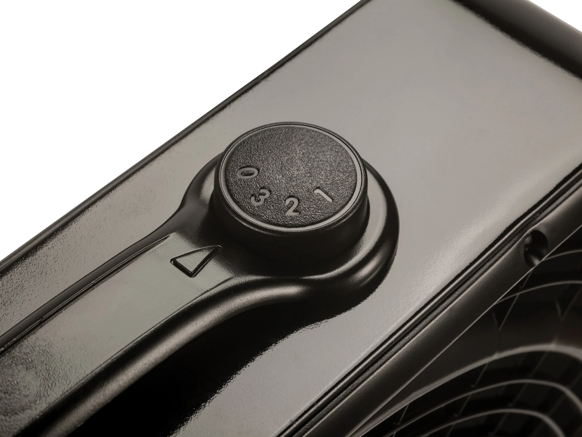 Lasko Power Plus 20" Box Fan: 3-Speed, Weather-Resistant Motor, Black - Image 3