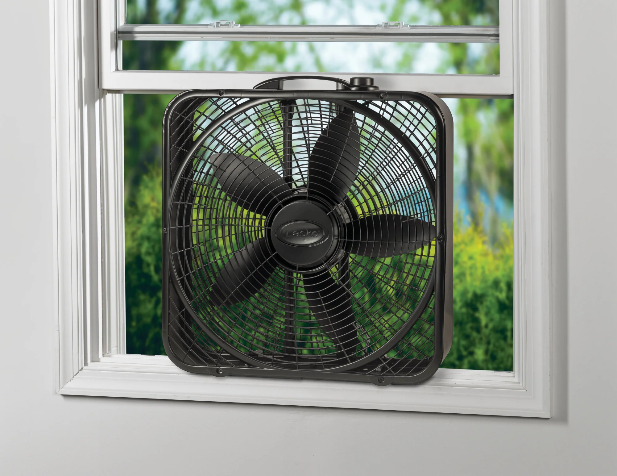 Lasko Power Plus 20" Box Fan: 3-Speed, Weather-Resistant Motor, Black - Image 5