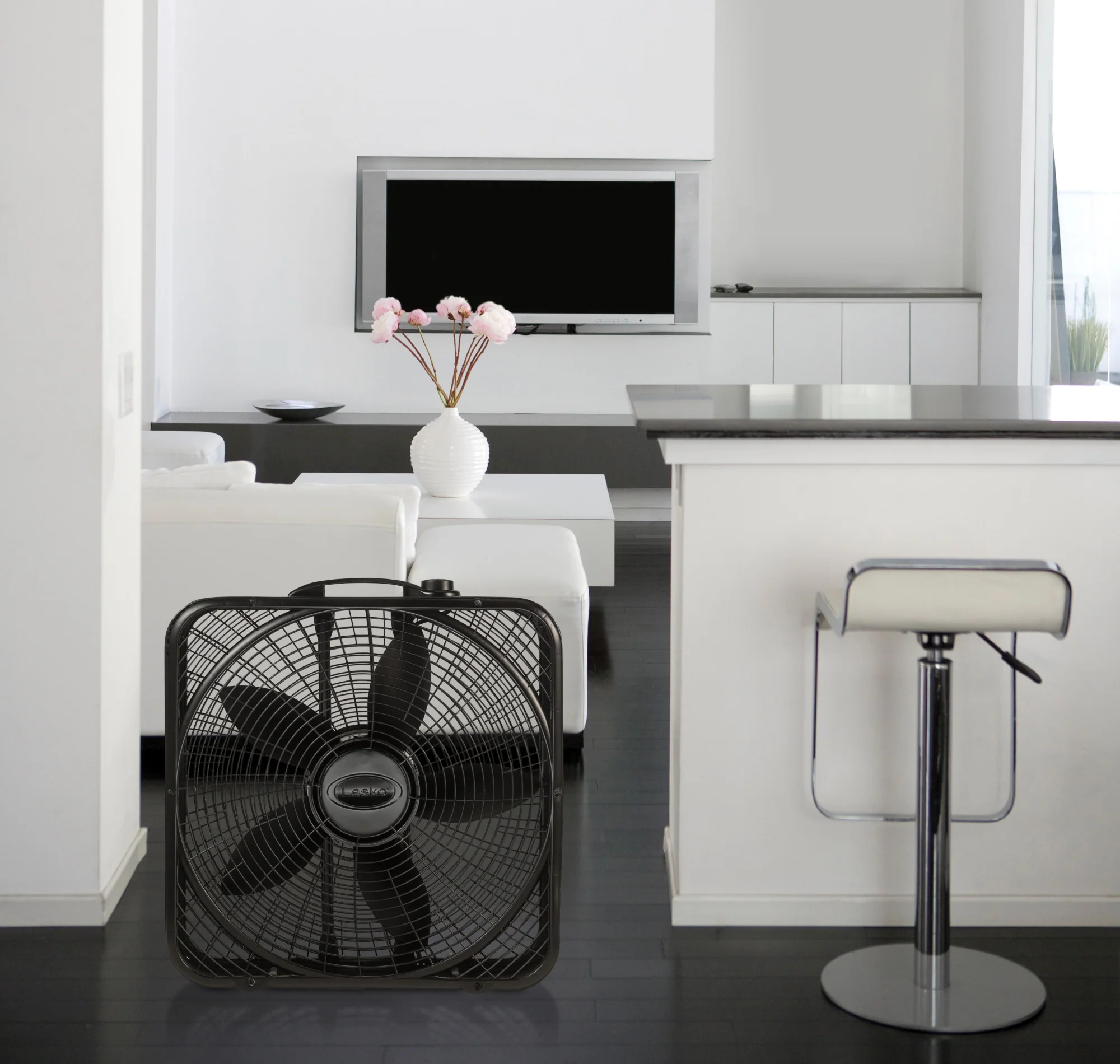 Lasko Power Plus 20" Box Fan: 3-Speed, Weather-Resistant Motor, Black - Image 6