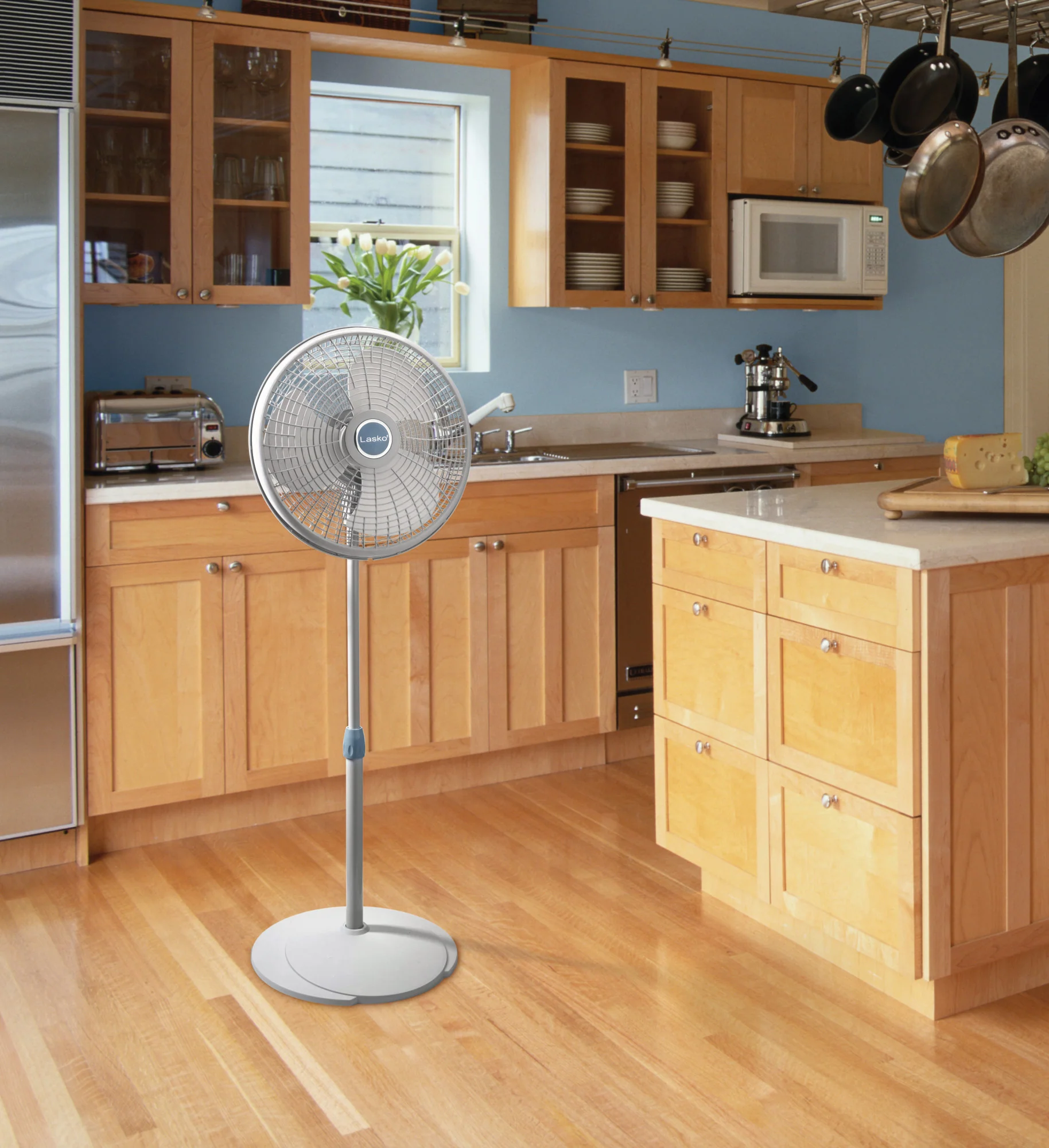 Lasko 16" Pedestal Fan: Oscillating, 3-Speed,  Adjustable Height, Gray - Image 8